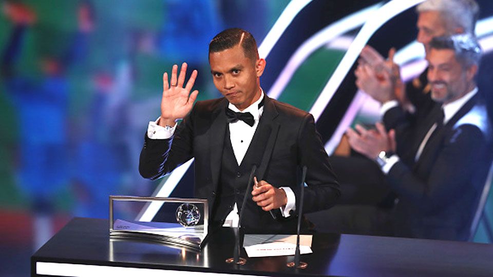 Mohd Faiz Subri menerima penghargaan FIFA Puskas Award. Copyright: Philipp Schmidli/Getty Images